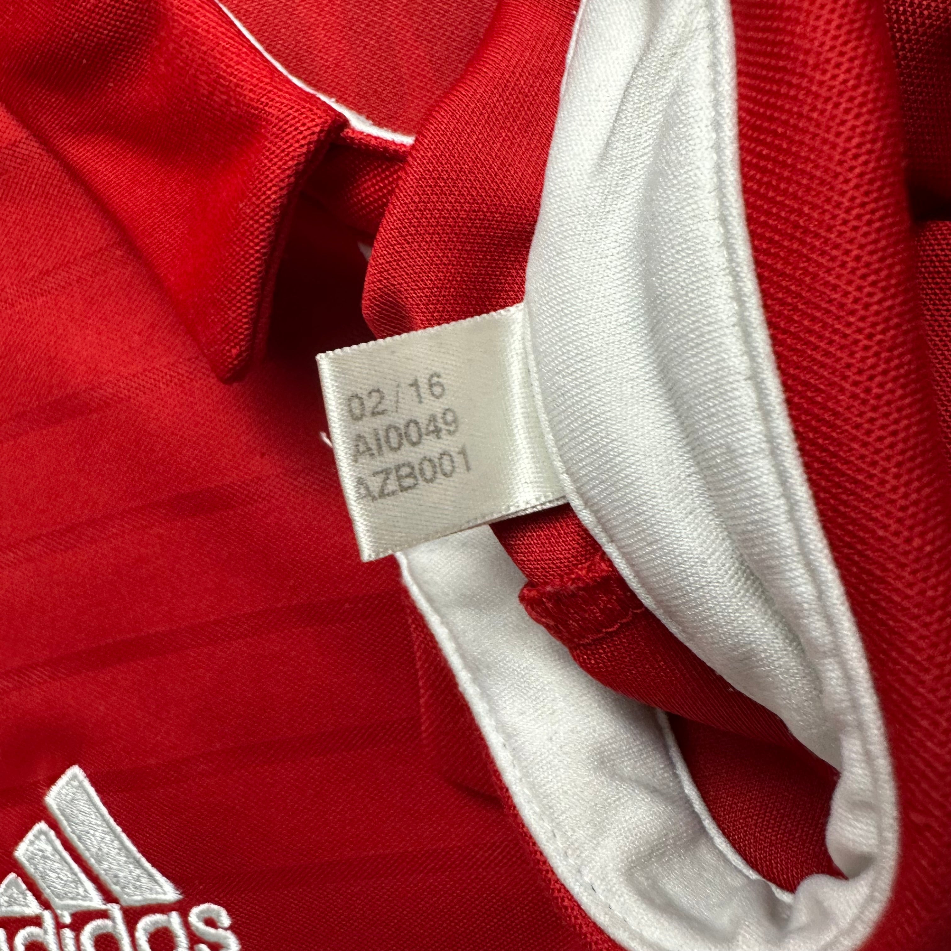 Bayern Munich 2016-17 Home Shirt (XL) Muller #25