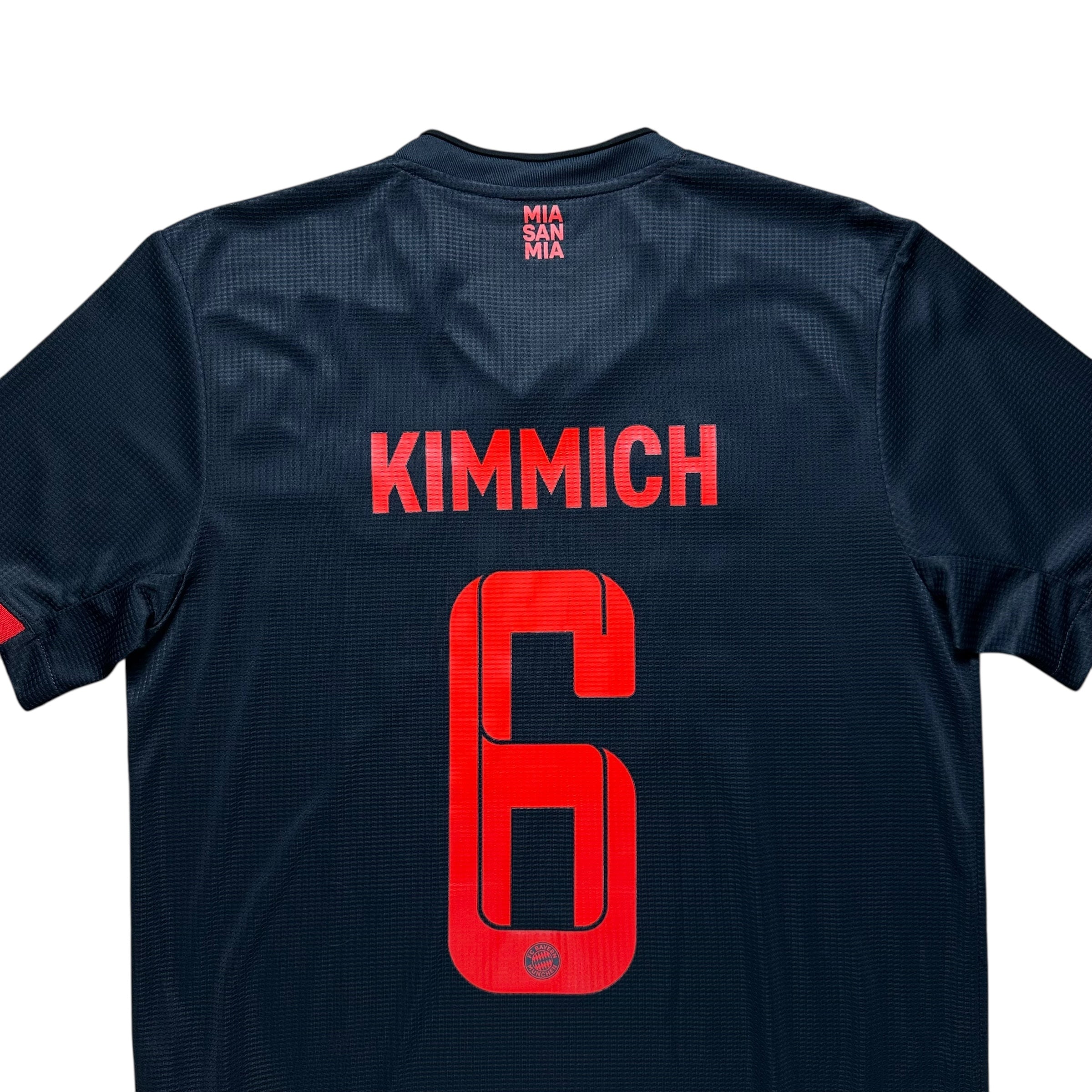 Bayern Munich 2022-23 Third Shirt (S) Kimmich #6