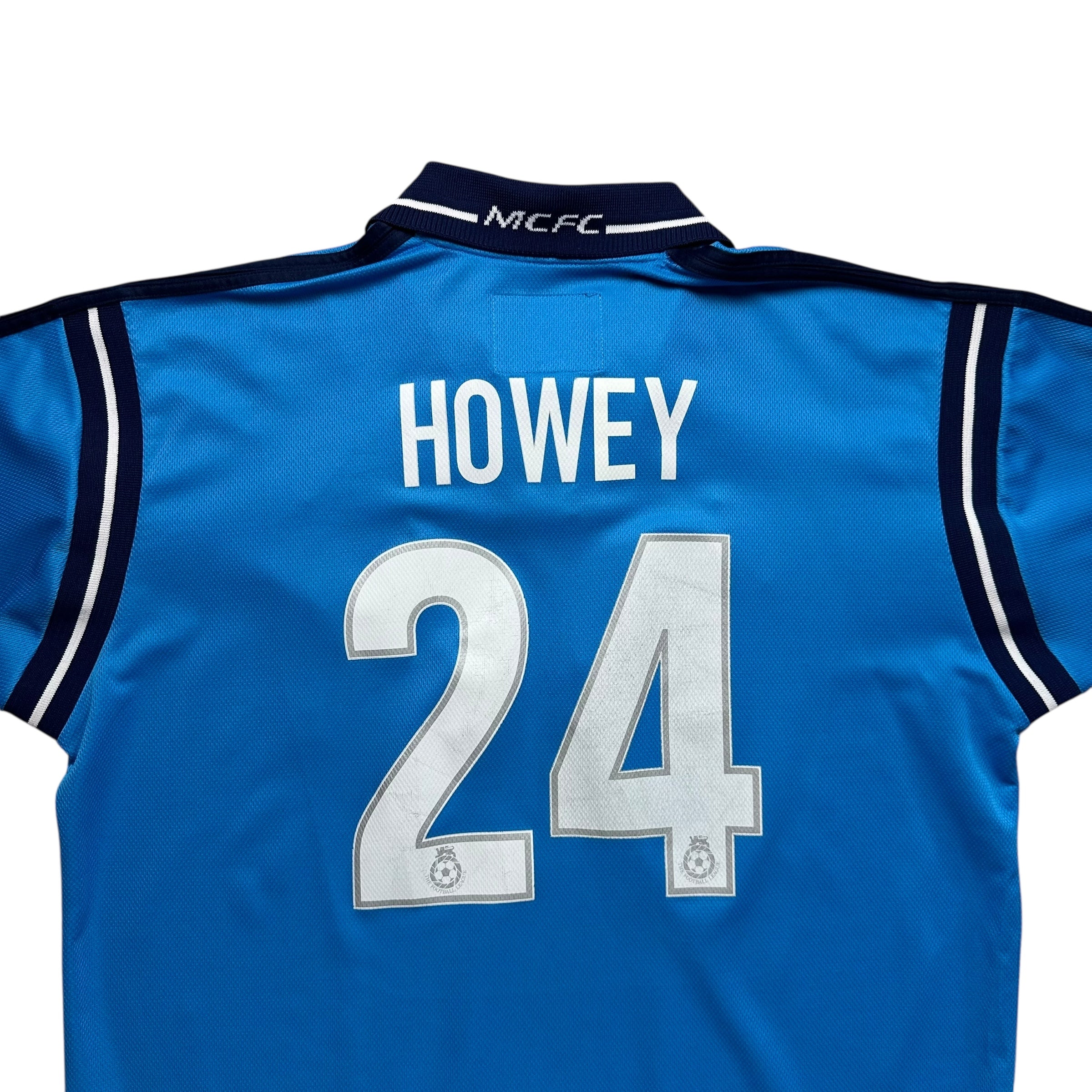 Manchester City 2001-02 Home Shirt (L) Howey #24