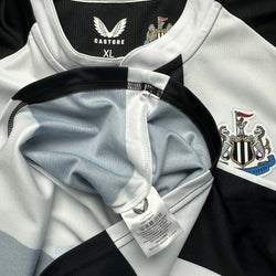Newcastle 2021-22 Home Shirt (XL) Bruno.G #39