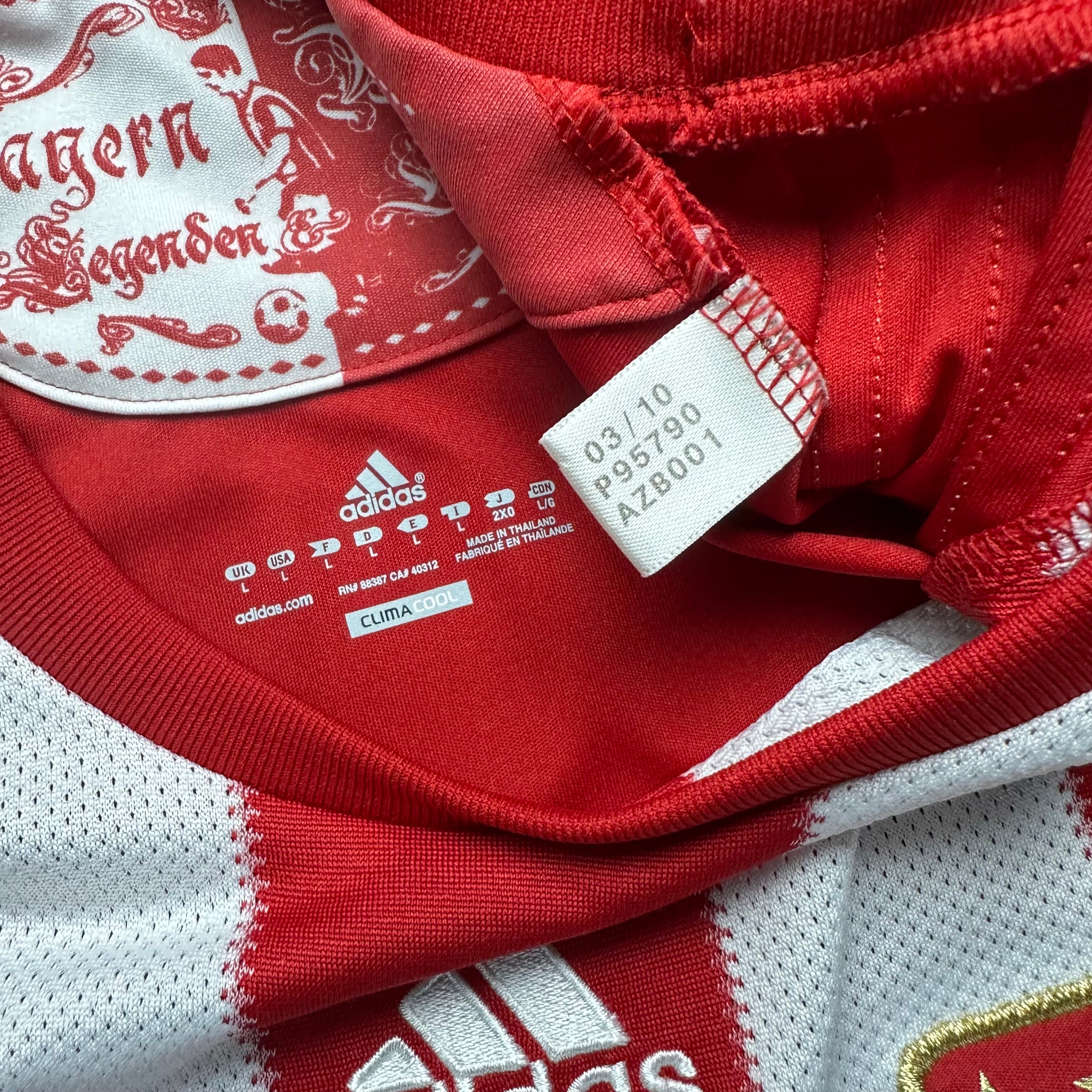 Bayern Munich 2010-11 Home Shirt (L) Schweinsteiger #31