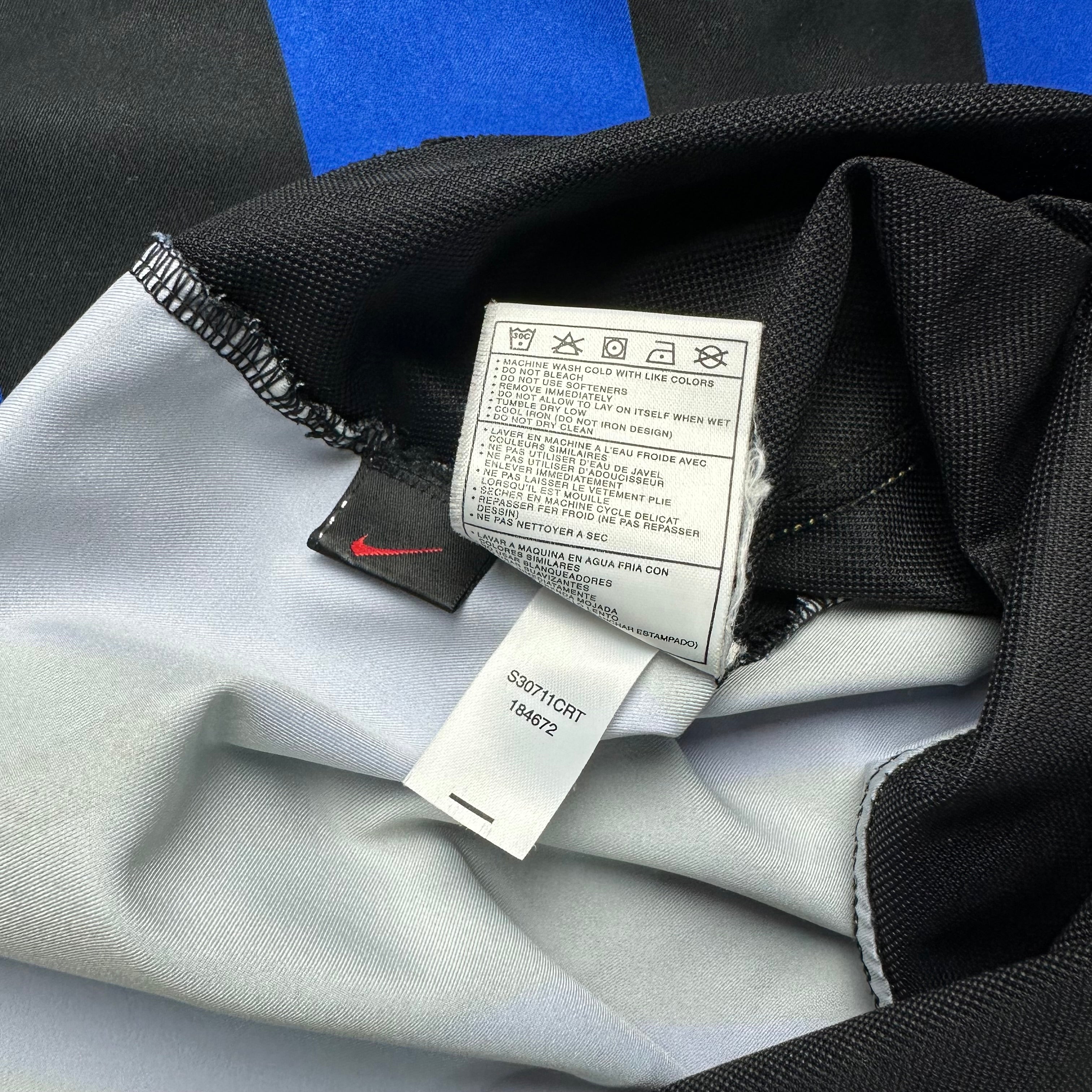 Inter Milan 2002-03 Home Shirt (L) Batistuta #19