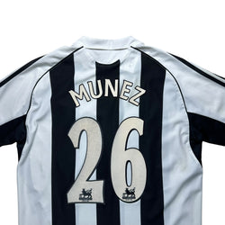 Newcastle 2005-07 Home Shirt (M) Munez #26