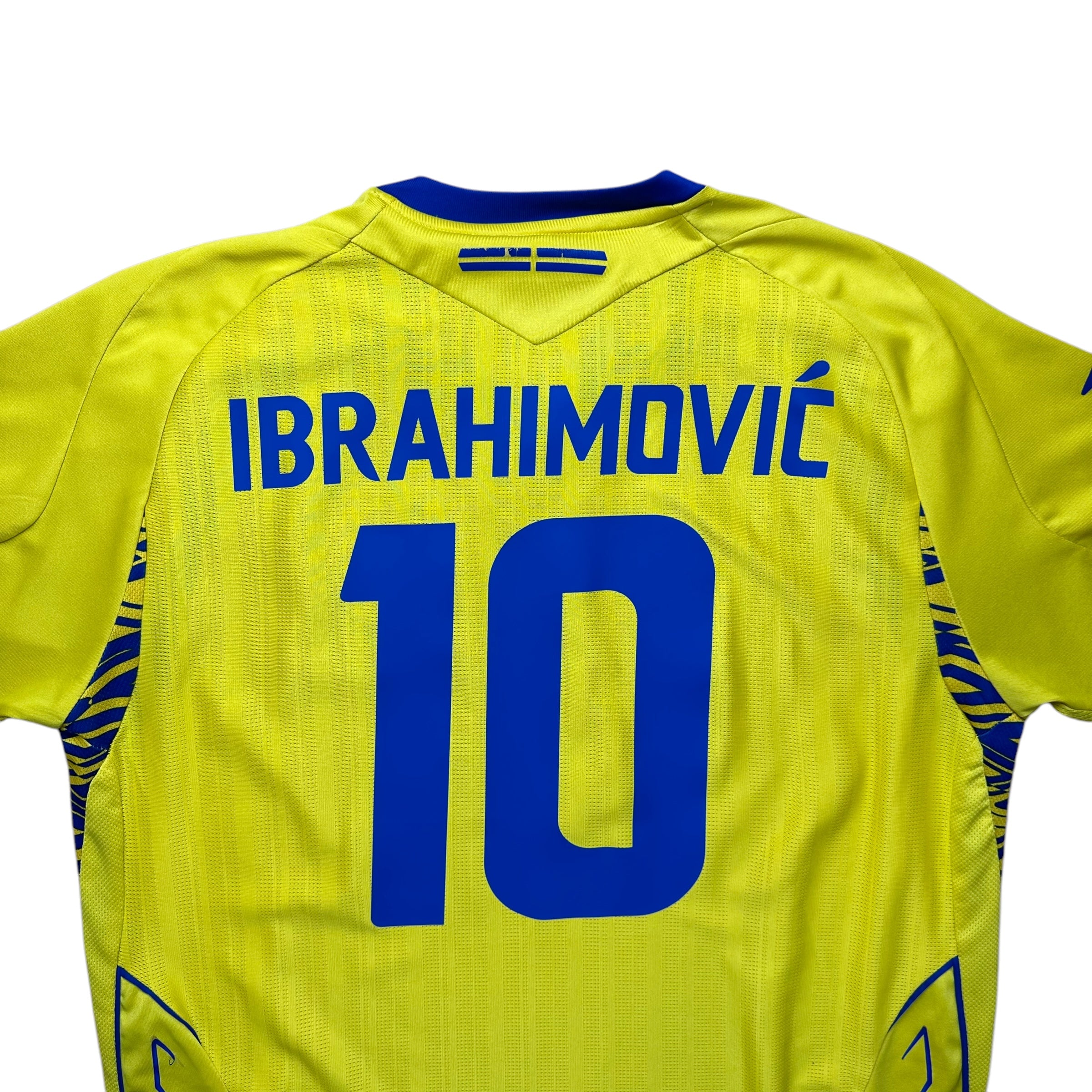 Sweden 2008 Home Shirt (L) Ibrahimovic #10