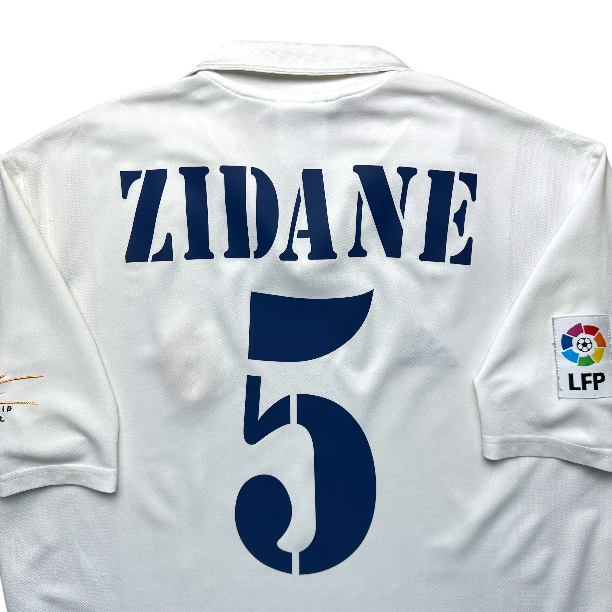 Real Madrid 2001-02 Home Shirt (M) Zidane #5