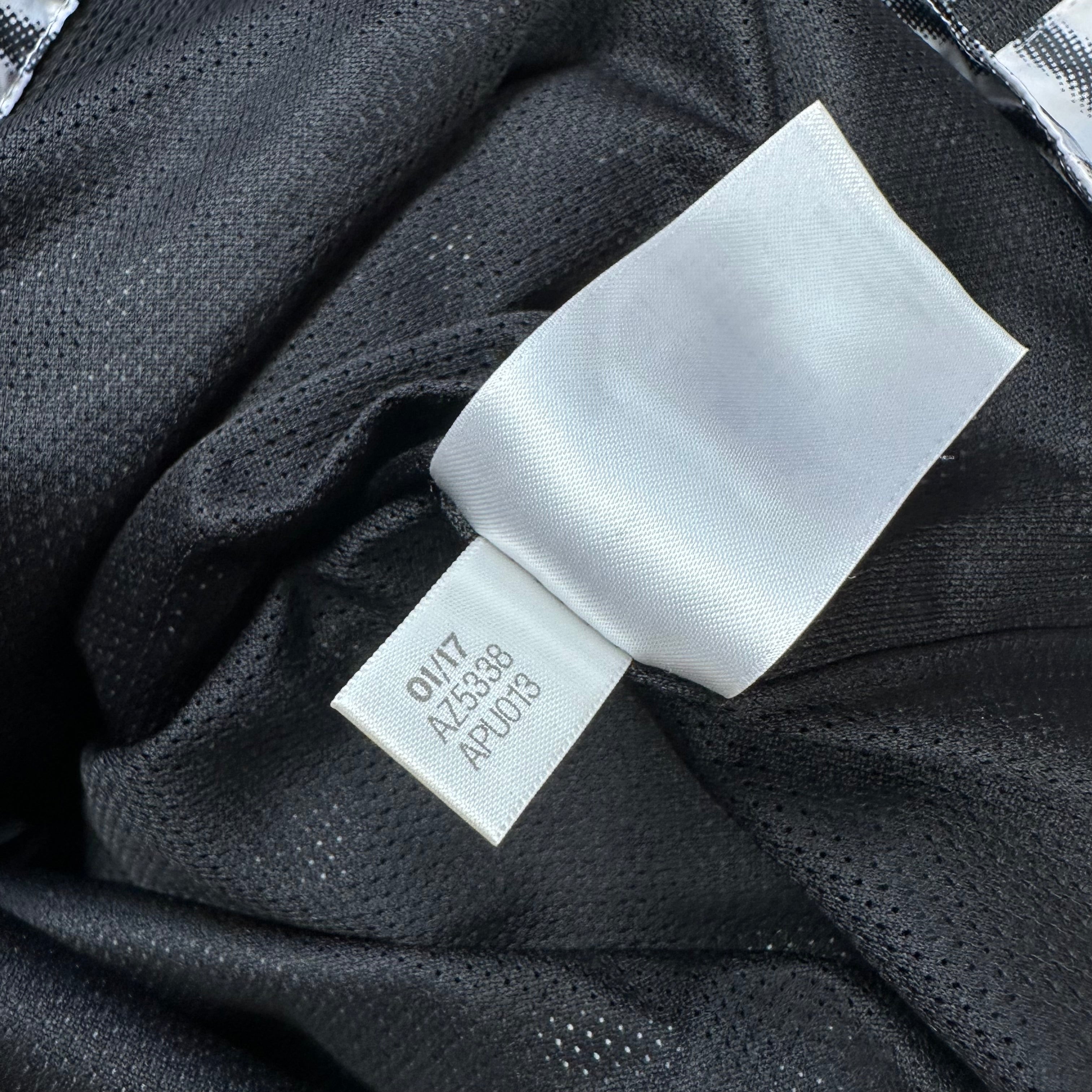 Juventus 2017-18 Rain Jacket (L)