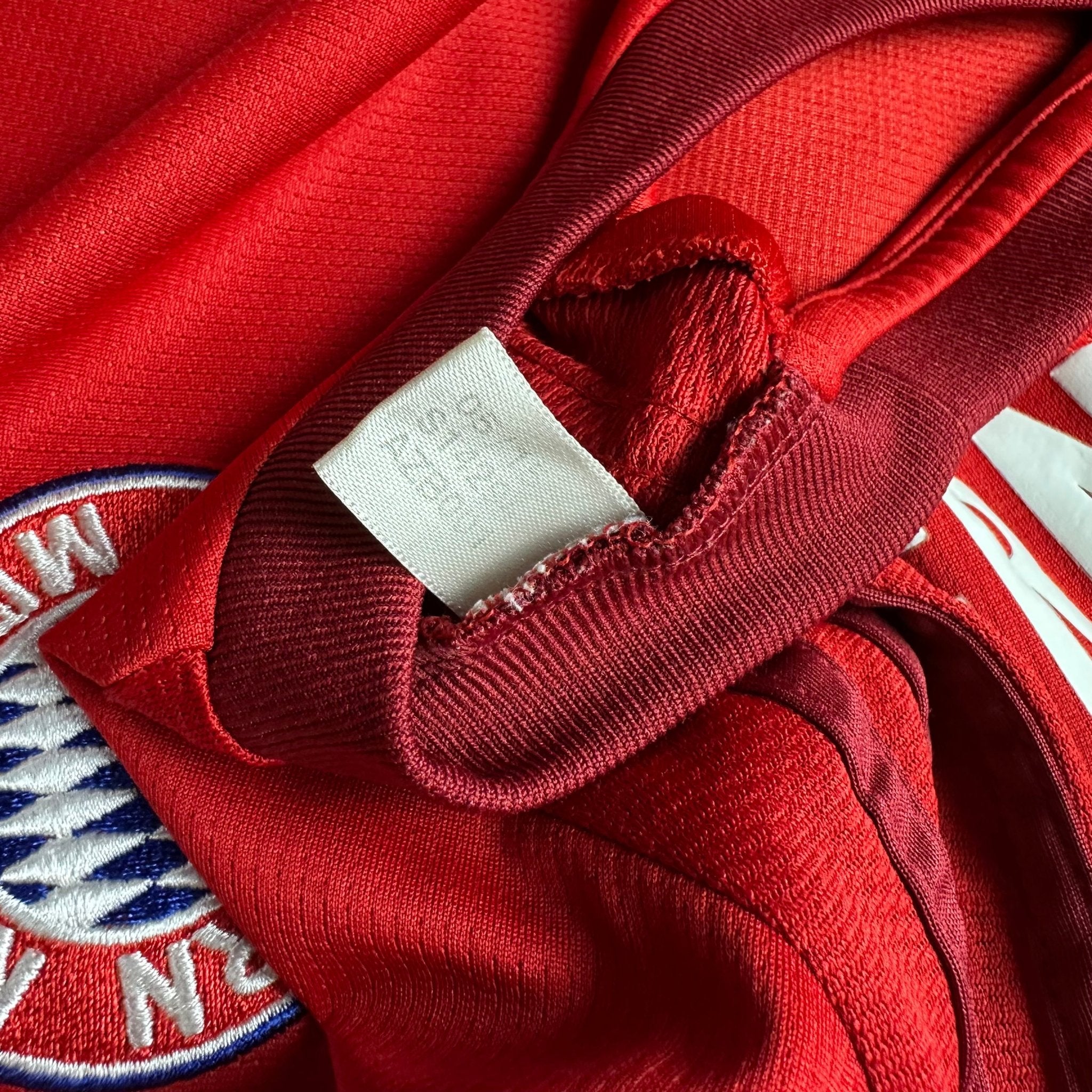 Bayern Munich 2015 - 16 Home Shirt (M) Robben 10 - Kitplug