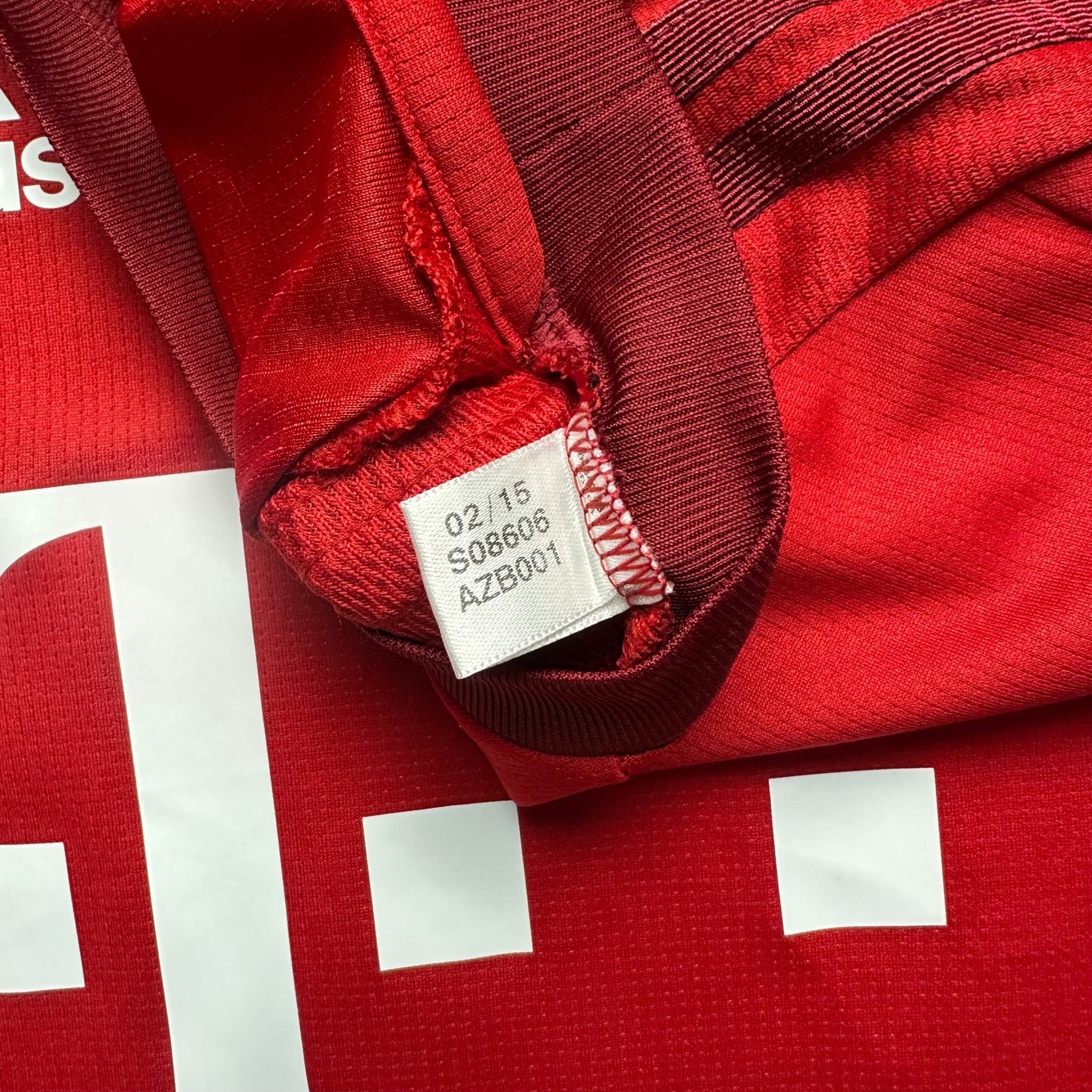 Bayern Munich 2015 - 16 Player - Issue/Worn Home Shirt (L) Thiago 6 - Kitplug