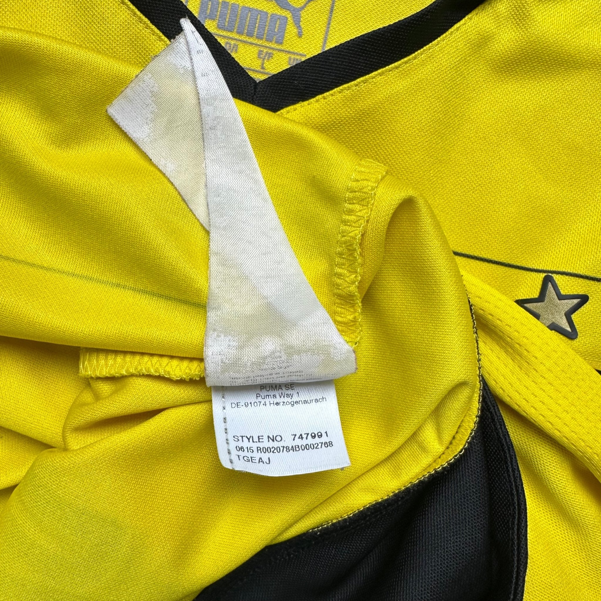 Borussia Dortmund 2015 - 16 Home Shirt (L) Aubameyang 17 - Kitplug