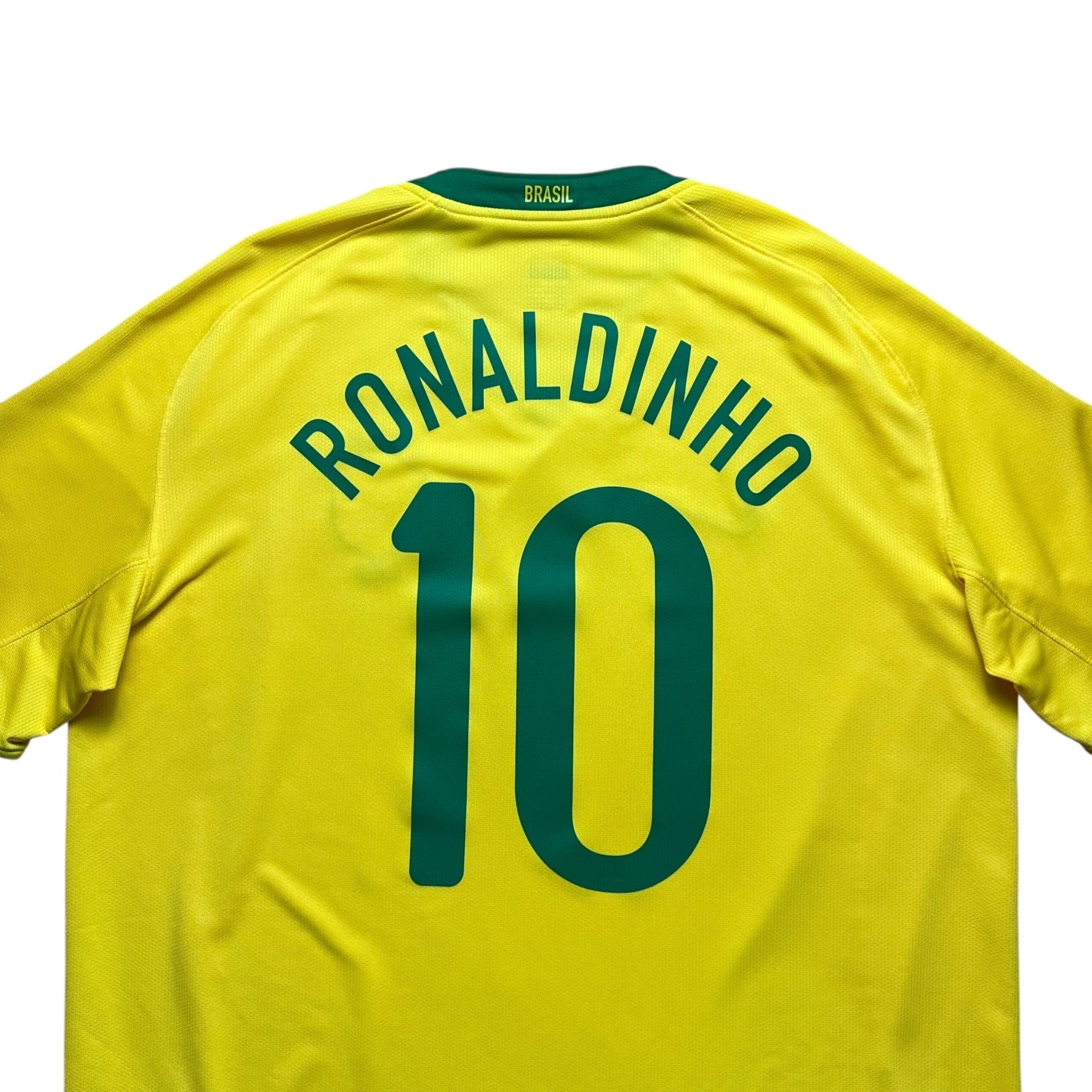 Brazil 2008 Home Shirt (XXL) Ronaldinho 10 - Kitplug