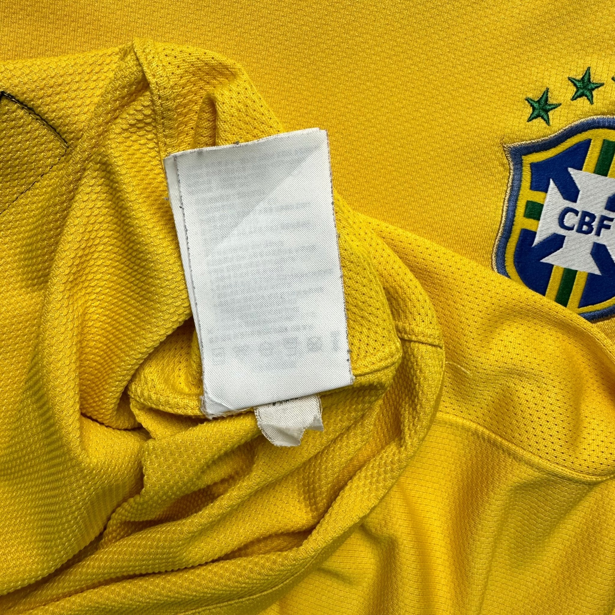 Brazil 2010 Home Shirt (XL) Kaka 10 - Kitplug