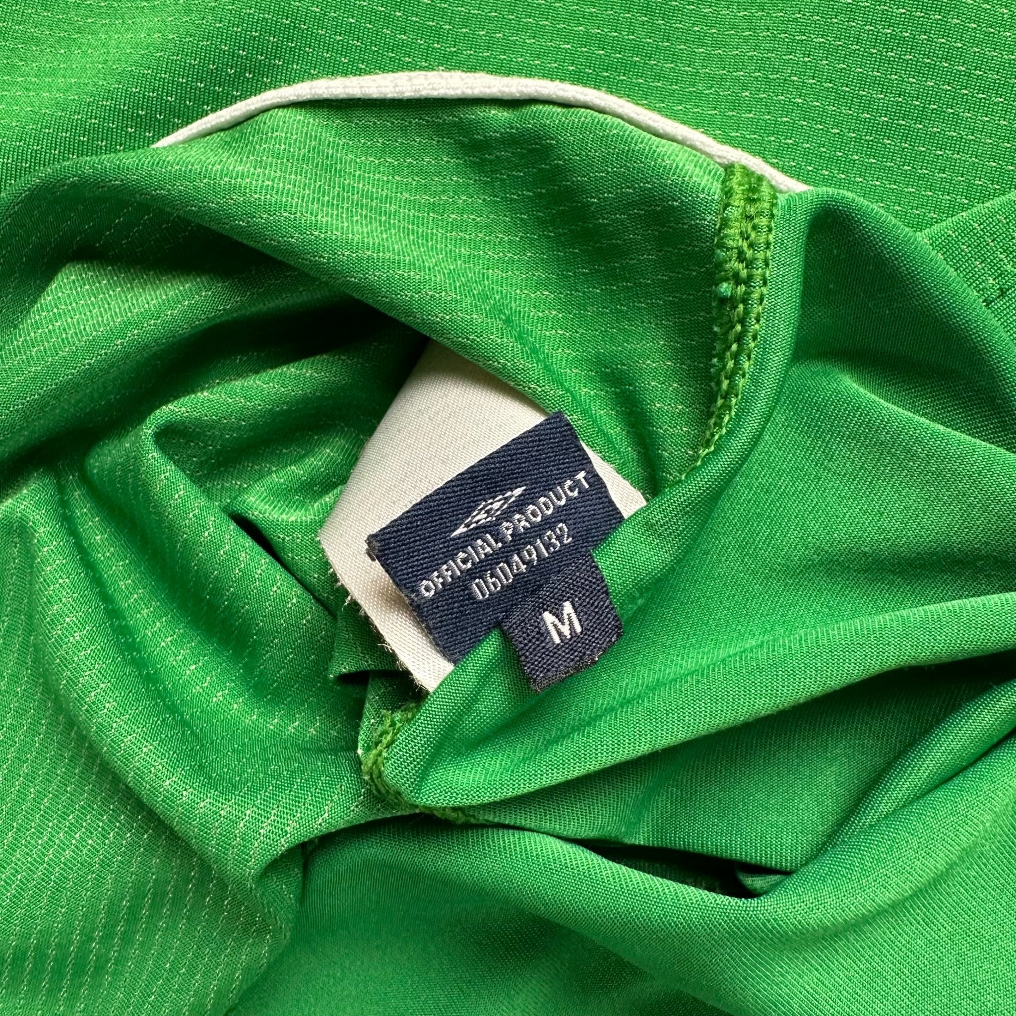 Ireland 2004 Home Shirt (M) Keane 10 - Kitplug
