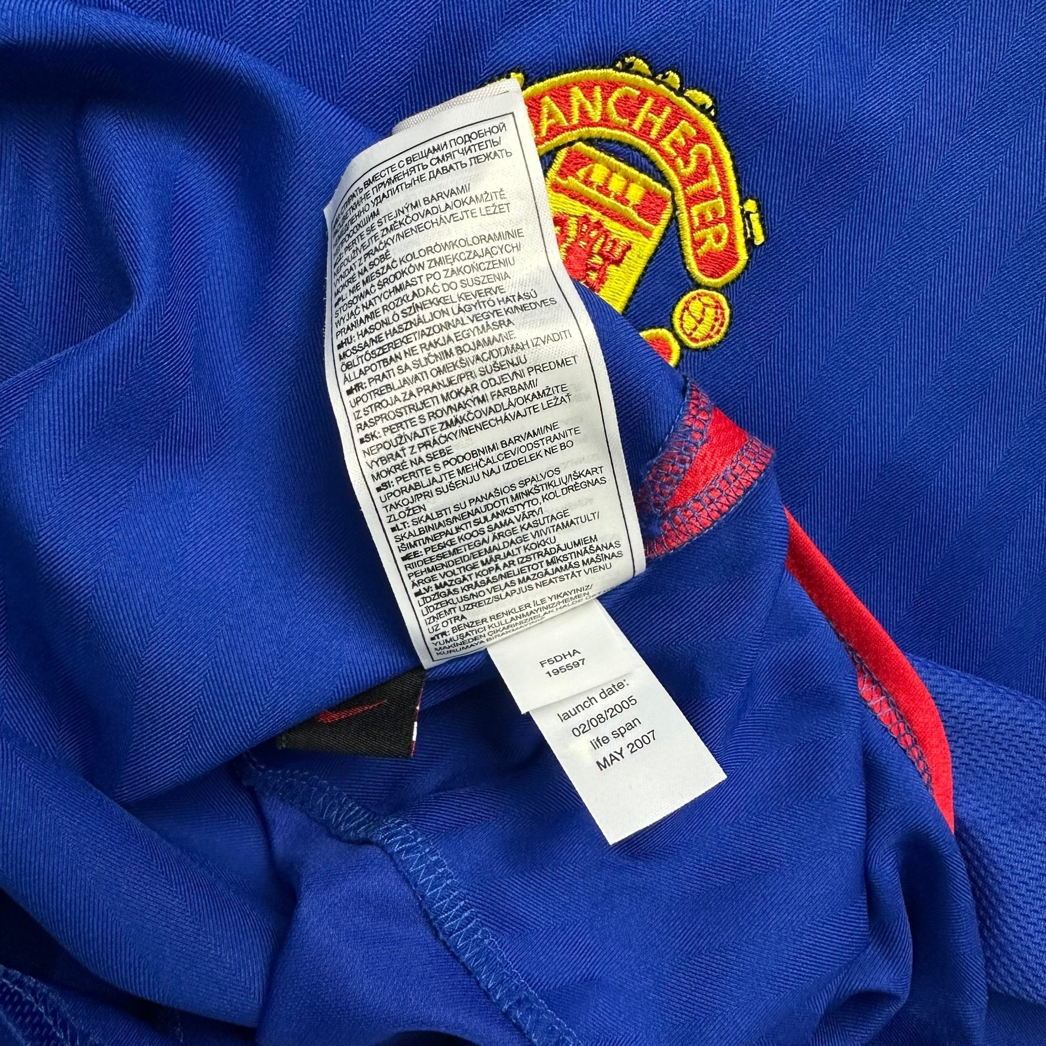 Manchester United 2005 - 06 Away Shirt (L) Ronaldo 7 - Kitplug