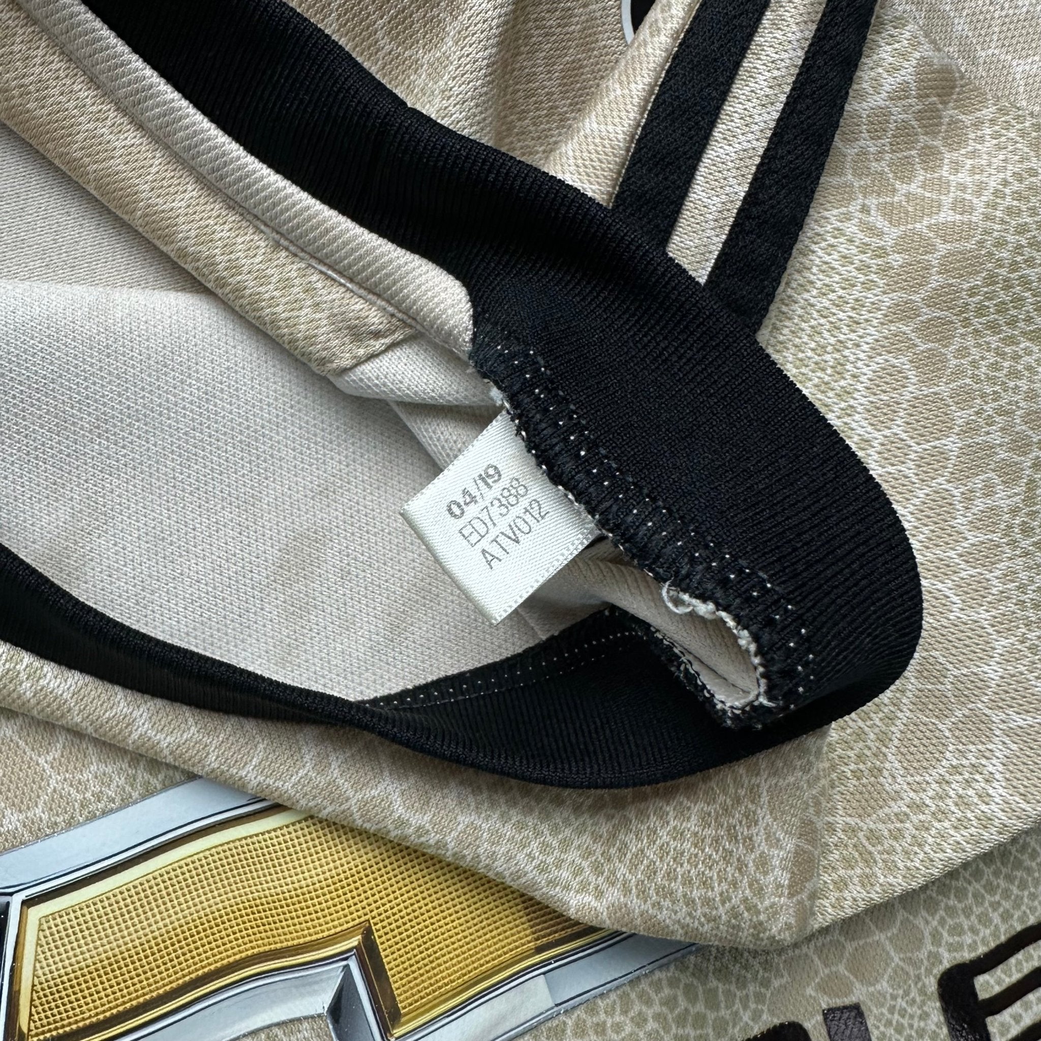 Manchester United 2019 - 20 Away Shirt (M) Pogba 6 - Kitplug