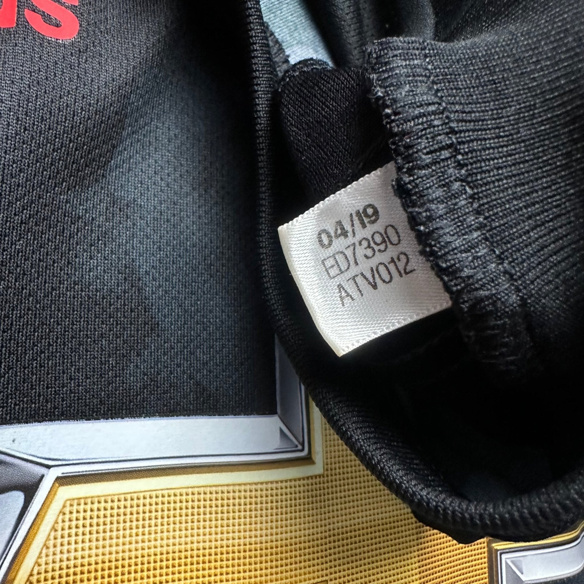 Manchester United 2019 - 20 Third Shirt (L) Maguire 5 - Kitplug