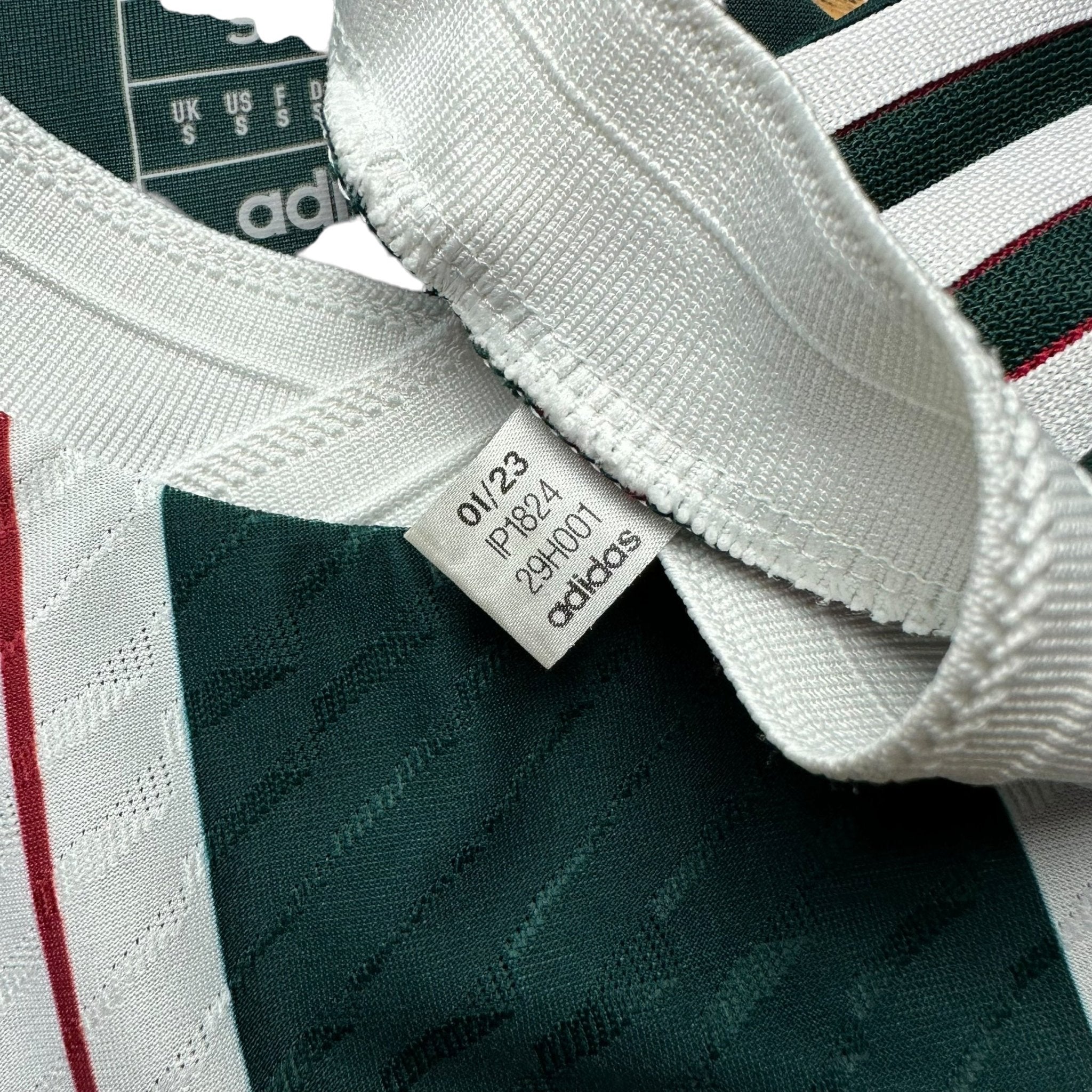 Manchester United 2023 - 24 Authentic Away Shirt (S) Højlund 11 - Kitplug