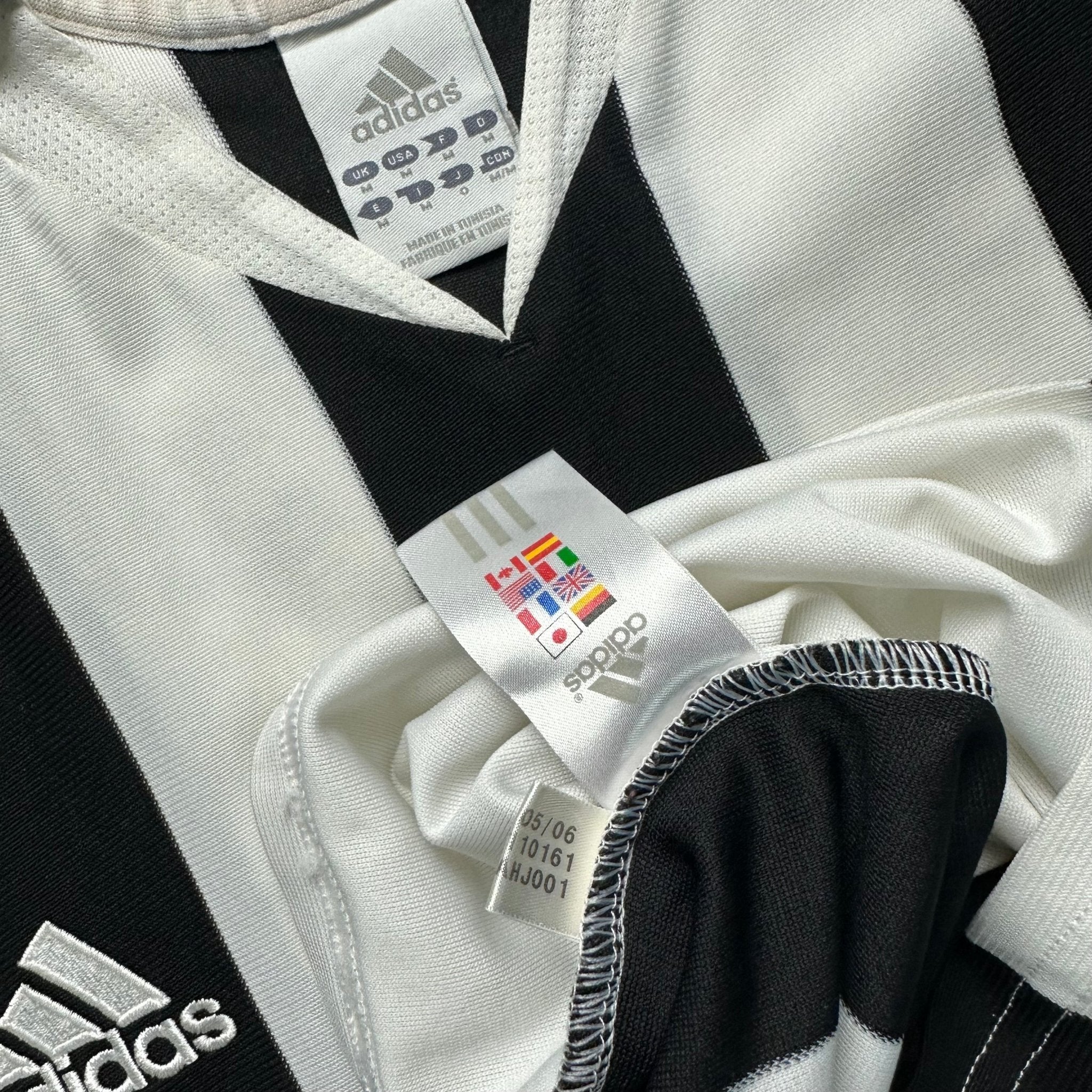 Newcastle 2005 - 07 Home Shirt (M) Munez 26 - Kitplug