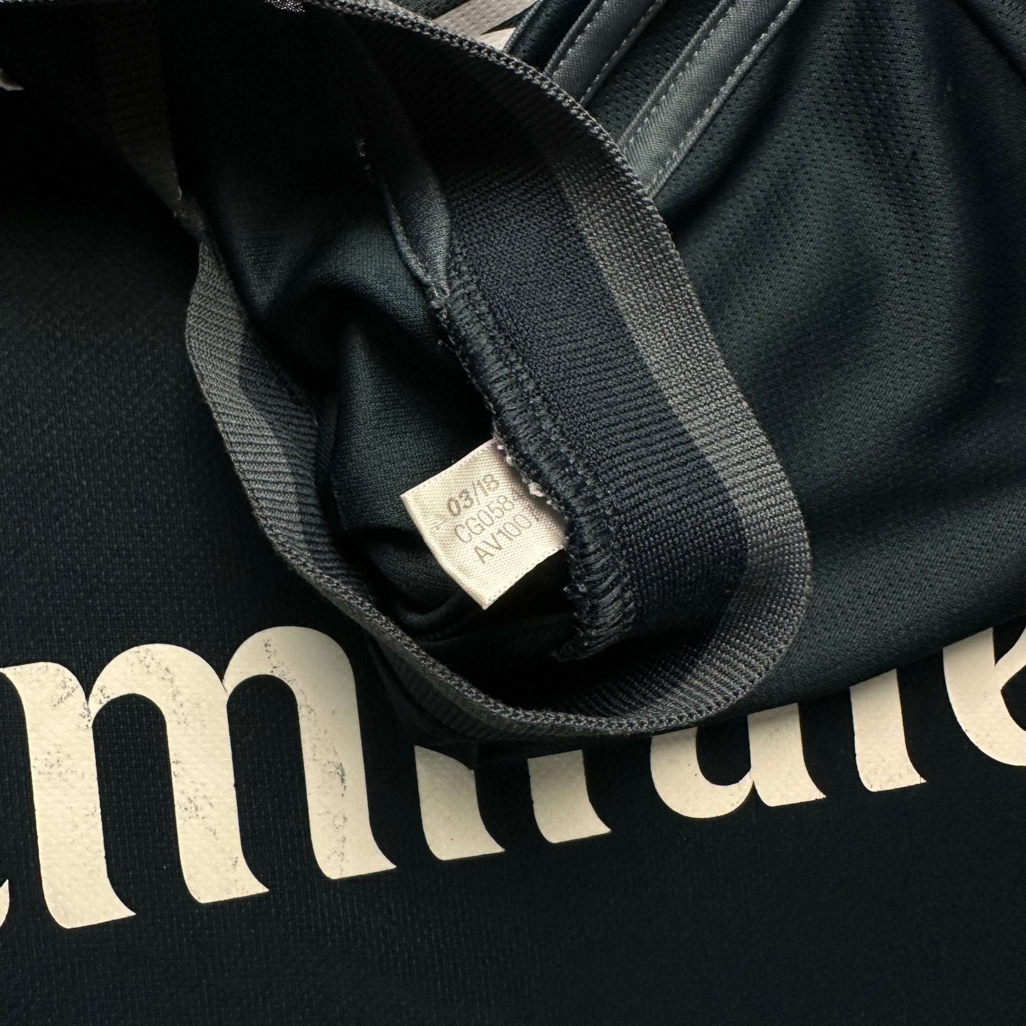 Real Madrid 2018 - 19 Away Shirt (L) Modric 10 - Kitplug