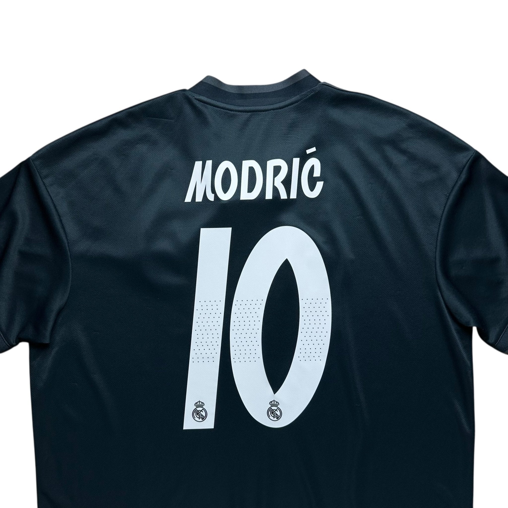 Real Madrid 2018 - 19 Away Shirt (L) Modric 10 - Kitplug